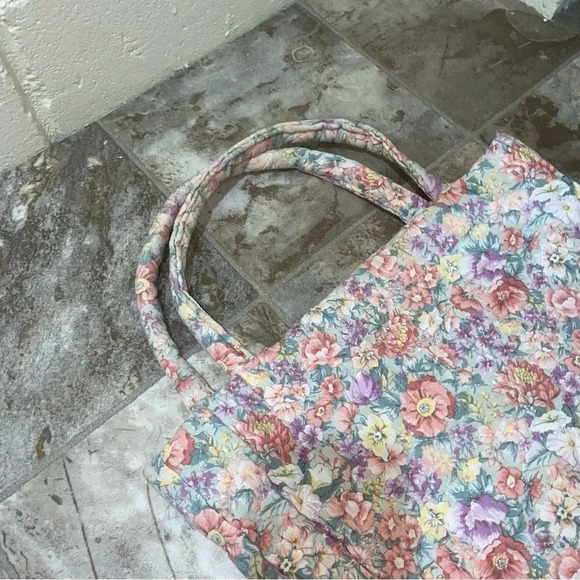 Women’s Vintage Grandma  Cottagecore Floral Print Handmade Hand-Knit Tote Bag - Picture 5 of 12